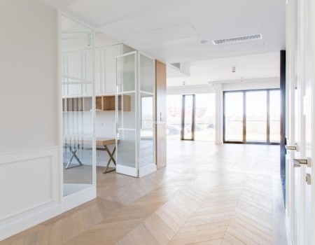 the-tides-warszawa-widok-wejscia-do-apartamentu