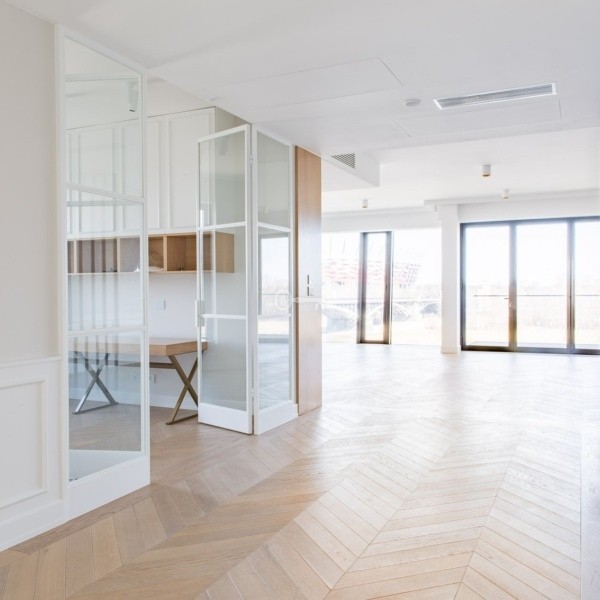 the-tides-warszawa-widok-wejscia-do-apartamentu