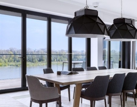 the-tides-warszawa-apartamenty-stol-jadalnia