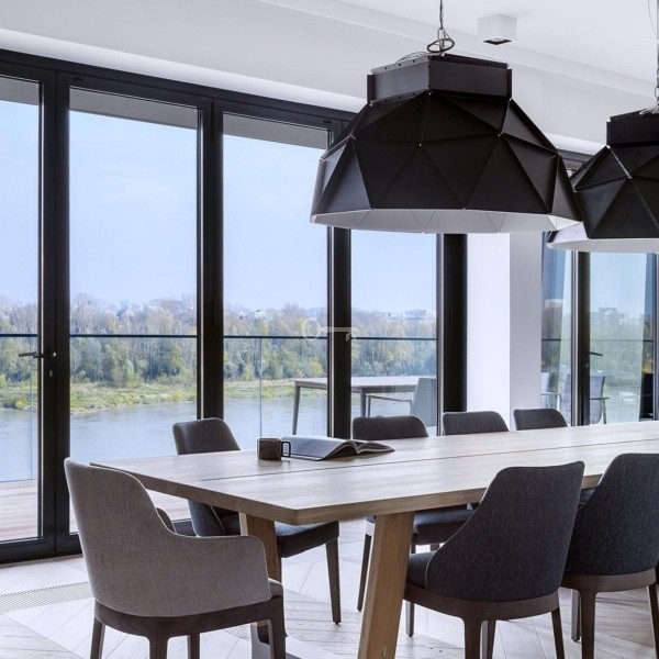 the-tides-warszawa-apartamenty-stol-jadalnia